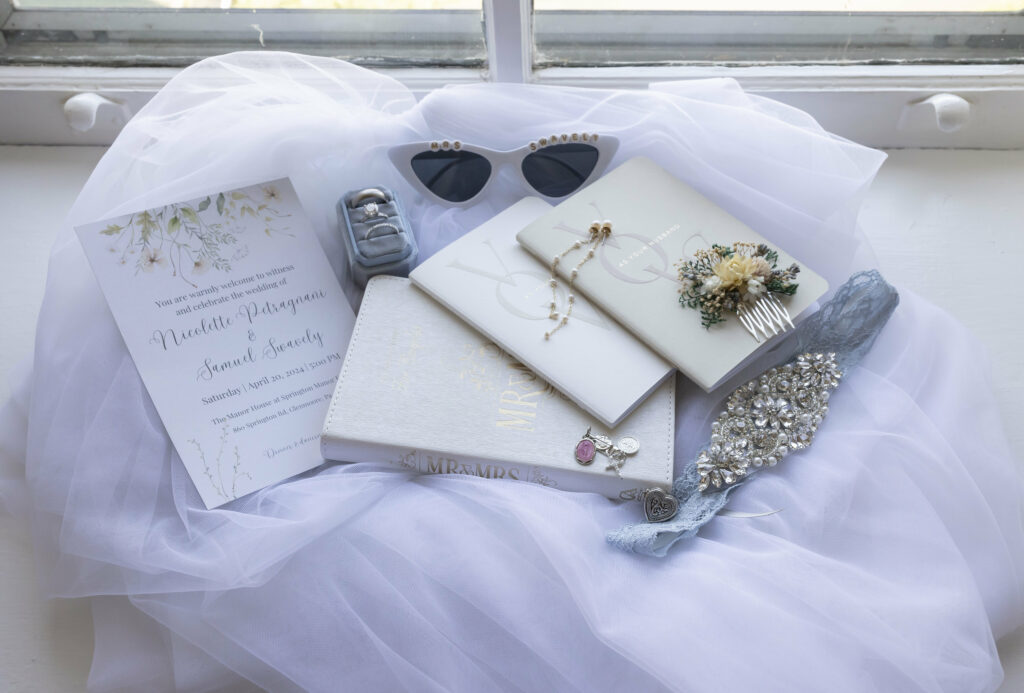 Details of the invitations and vow books.